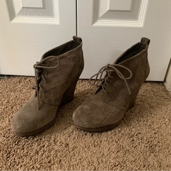 Jessica Simpson Wedges - Picture 2 of 6